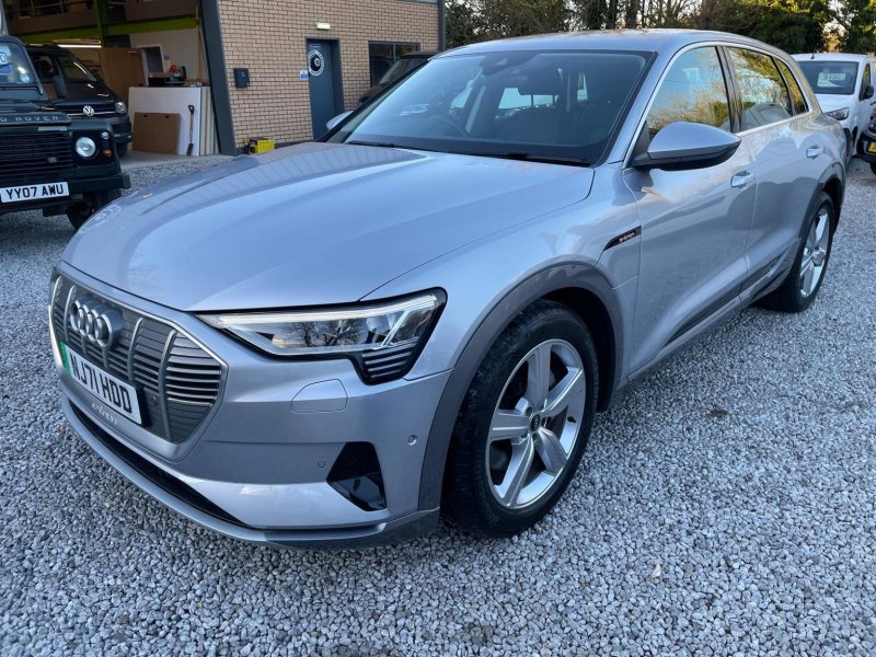 AUDI E-TRON