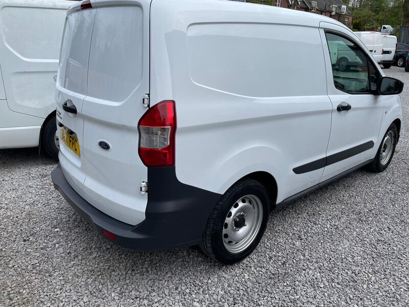 FORD TRANSIT COURIER