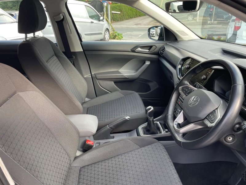 VOLKSWAGEN T-CROSS
