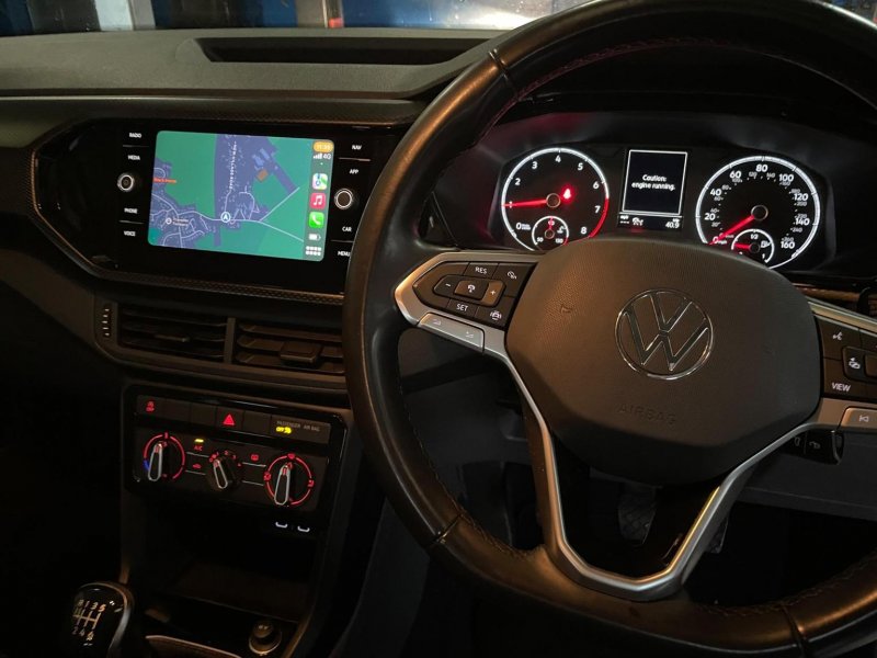 VOLKSWAGEN T-CROSS