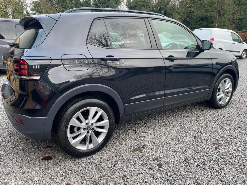 VOLKSWAGEN T-CROSS