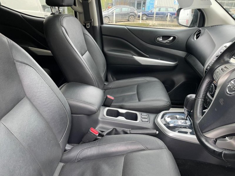 NISSAN NAVARA