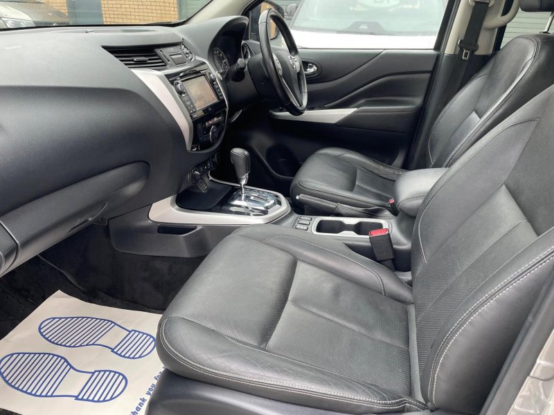 NISSAN NAVARA