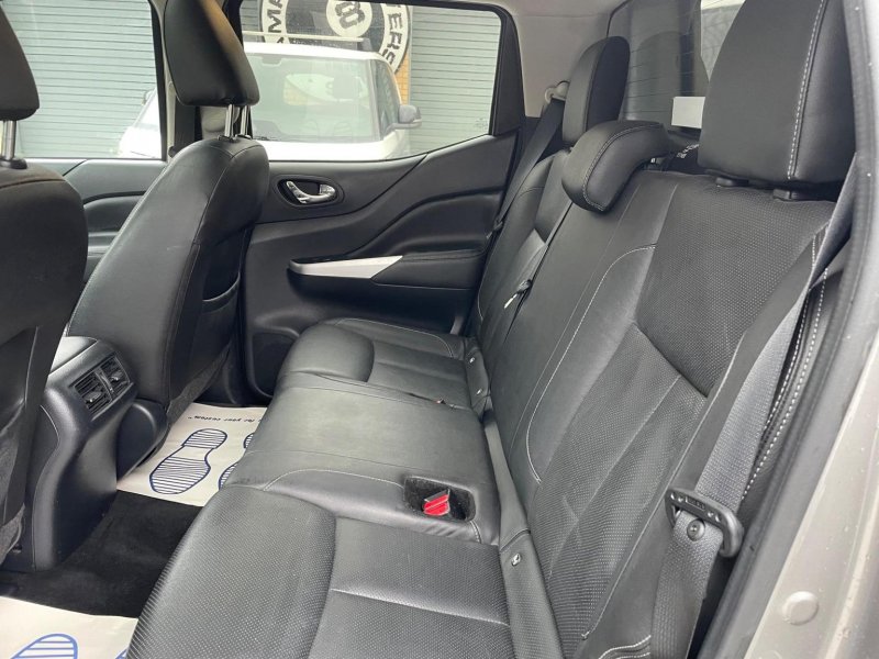 NISSAN NAVARA