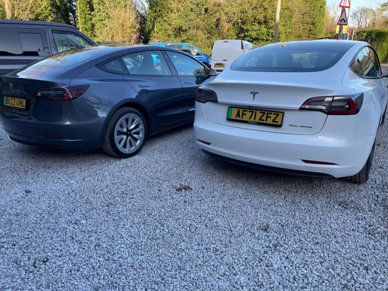 TESLA MODEL 3