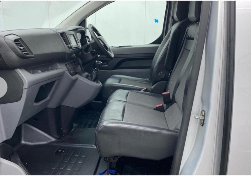 View PEUGEOT EXPERT 1.6 BlueHDi 1000 Professional Standard Panel Van MWB Euro 6 (s/s) 6dr