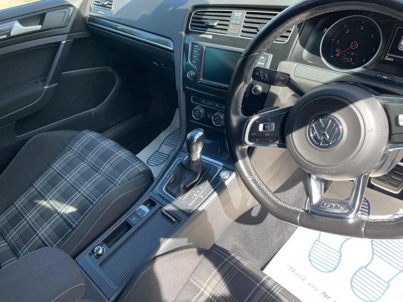 View VOLKSWAGEN GOLF 2.0 TDI BlueMotion Tech GTD DSG Euro 6 (s/s) 5dr